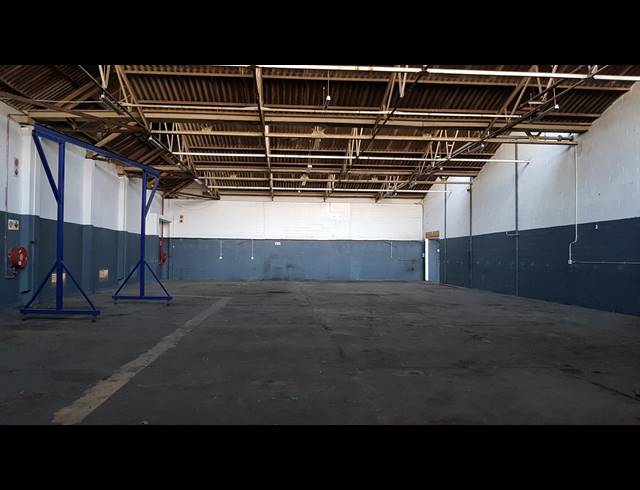 1,360M² FACTORY TO LET IN BLACKHEATH INDUSTRIAL
